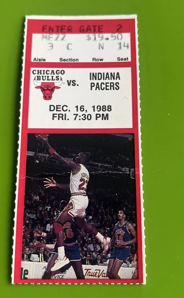 1988 CHICAGO BULLS VS. INDIANA PACERS  STUB **MICHAEL JORDAN (PICTURED) - Image 2 of 4