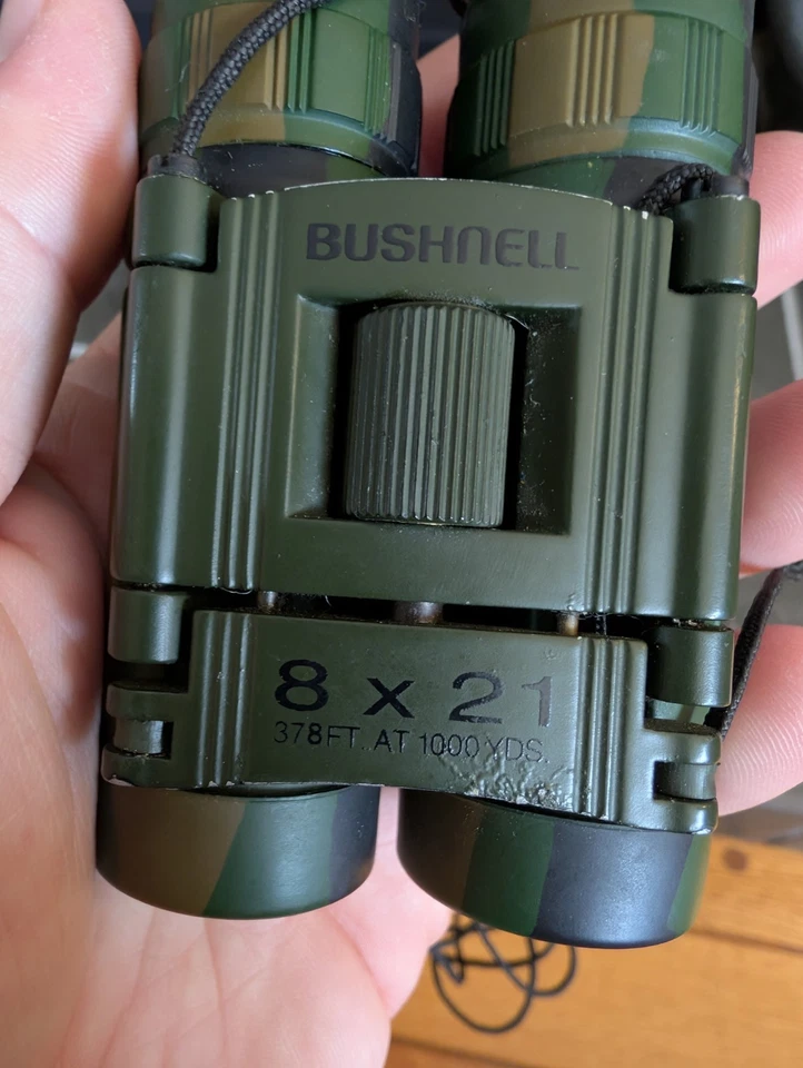 New Bushnell 8X21 Camouflage Binoculars 378FT AT 1000 YDS Camo 8 x 21 W/Case - Image 3 of 4