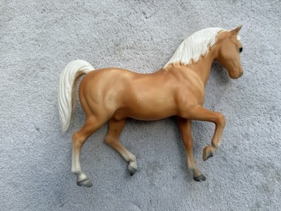 Vintage Breyer Horse #4 Faith Matte DARK Palomino Family Arabian Stallion FAS