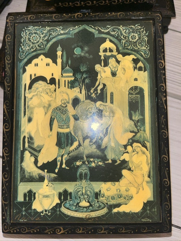 Russian Lacquer Box, Fine Lacquer Painting, Classy, High Quality