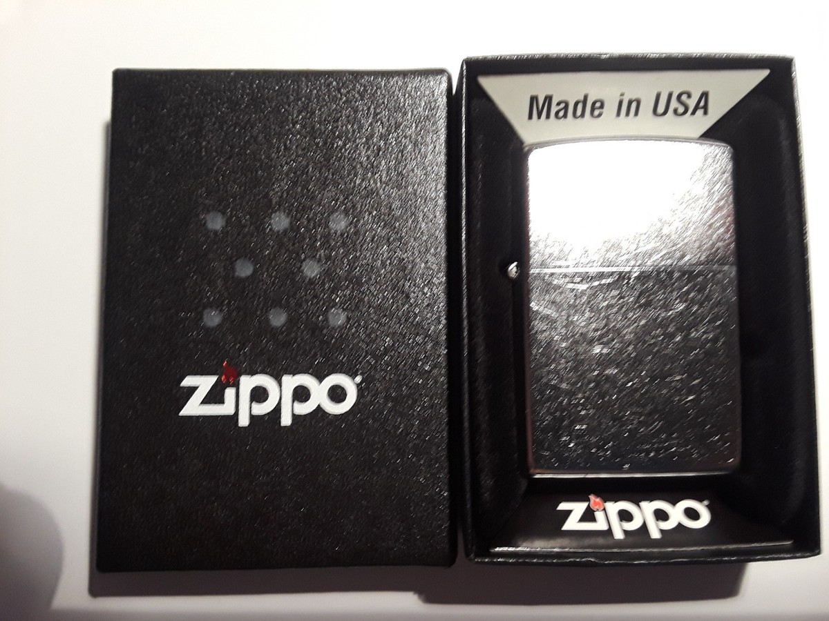 Zippo Lighter 207 Regular Street Chrome - New - Unused