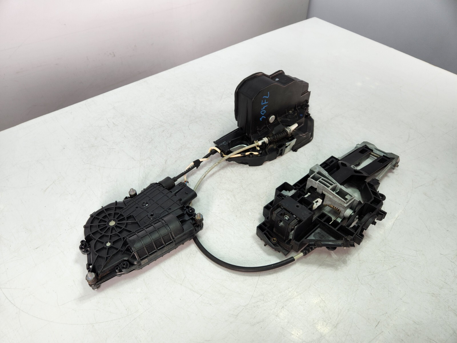 ✅10-14 OEM Rolls-Royce Ghost RR4 Front Left Side Door Lock Latch Actuator