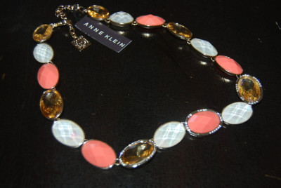ANNE KLEIN RUNWAY COUTURE WHITE CORAL ACRYLIC STONE LINKS GOLDEN CHOKER NECKLACE