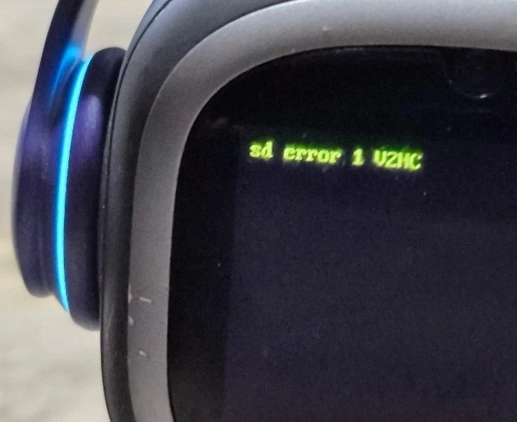 EMO AI Desktop Pet Robot with Charging Station - Doesnt Work Not Working Read - Image 2 of 4