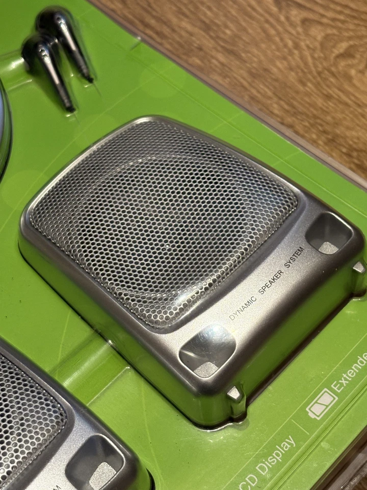 Reproductor de CD portátil Durabrand CD-695 Walkman vintage con altavoces y auriculares Foto 3 de 4