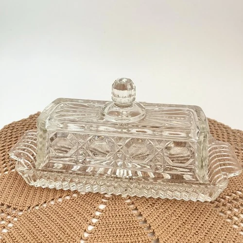 Vintage Clear Glass Covered BUTTER DISH Handle on Top