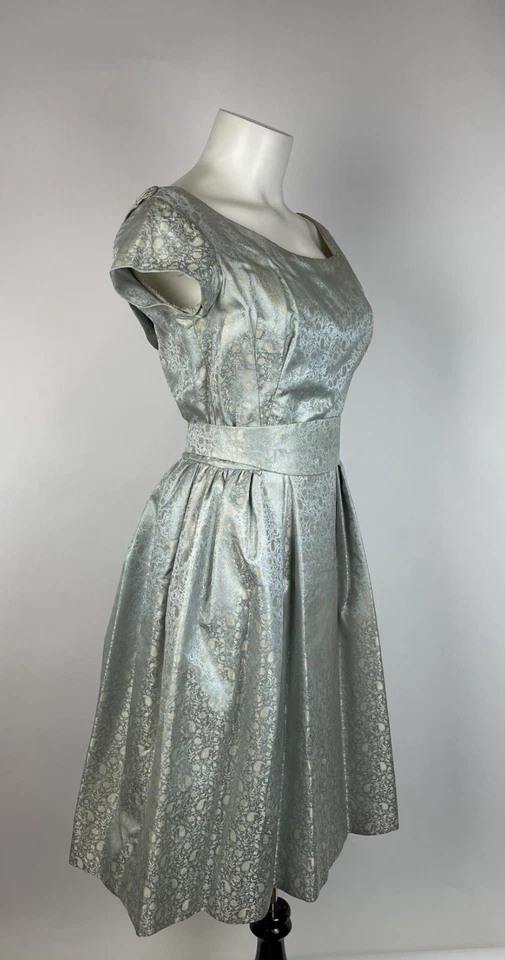 Vintage 1950's Fit and Flare Silk Jacquard Floral Blue Silver Dress Box Pleats M - Image 4 of 4