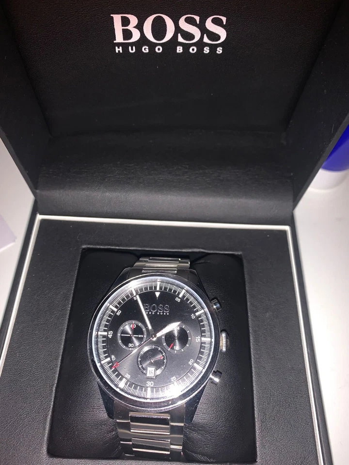 HUGO BOSS Hero Chronograph 43mm Edelstahlgehäuse mit Edelstahlarmband Armbanduhr - Bild 1 von 4