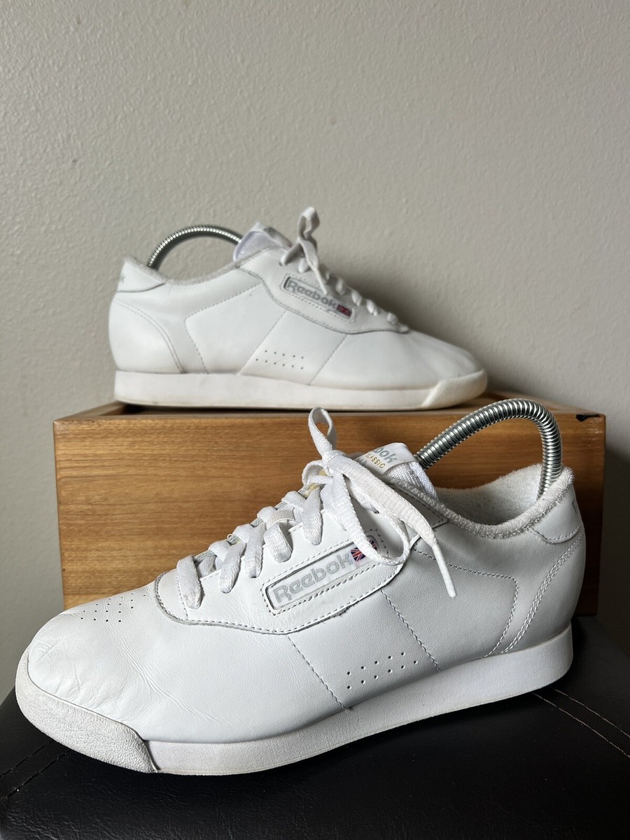 Women’s Leather Reebok Classic White Sneakers Comfort Shoes EUC 8D Wide