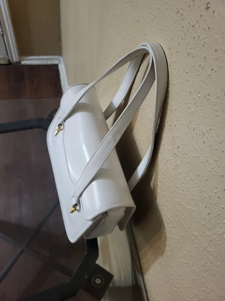 Bolso de mano vintage antiguo Gucci blanco mediano de cuero. Italia. Estado es V.Gd  Foto 4 de 4