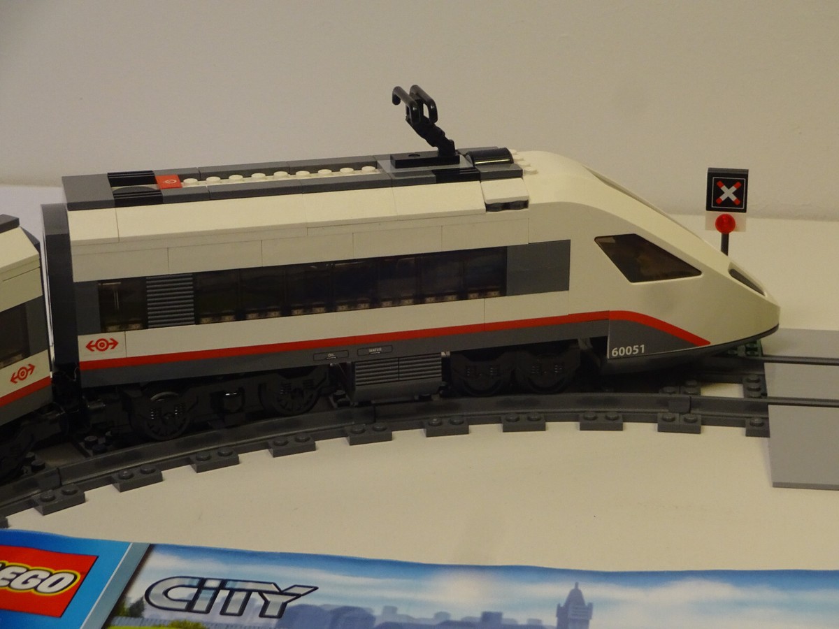 AH 10) Lego 60051+7499 High-Speed Passenger Train RC Train with