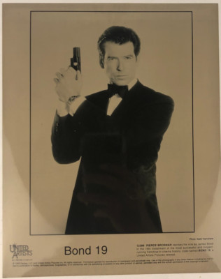 Vintage Original Press Photo Pierce Brosnan 007 James Bond 8x10 Bond 19th Film