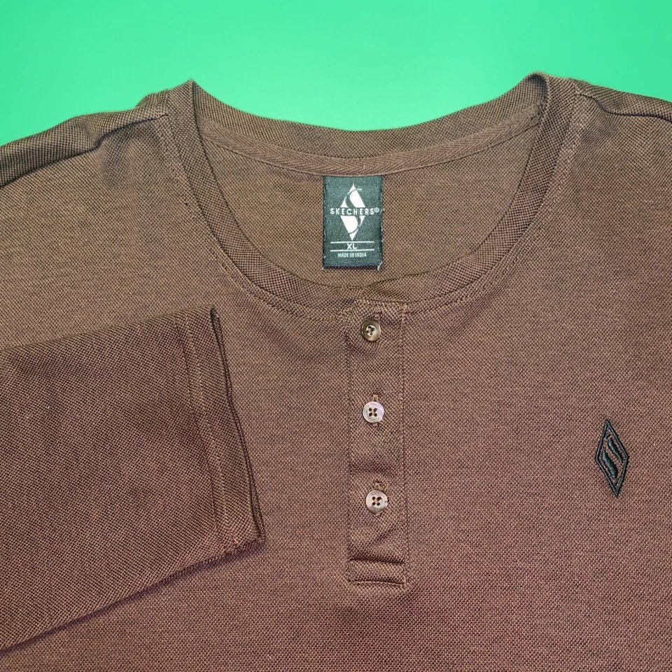 SKECHERS Men’s XL Active Long Sleeve Stretch Burgundy T-Shirt - Image 2 of 4