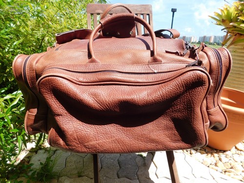 Large Leather Duffle Tote w/ Shoulder strap 19” x 14 x 12" + pockets