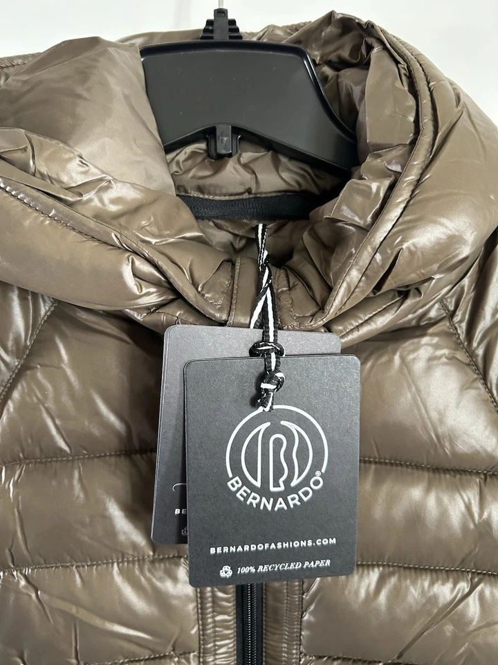 Bernardo Women’s olive puffer with a hood size M - Image 2 of 3