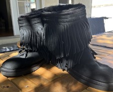 Kookaburra by UGG Women's Boots Size 6 Black with Fringe Excellent Condition
