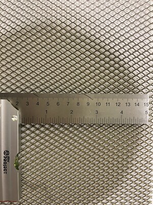 Titan/Streckmetall/Titanium expanded Grade 2  3.7035 150x250mm MW 6x4mm. 1 Stück