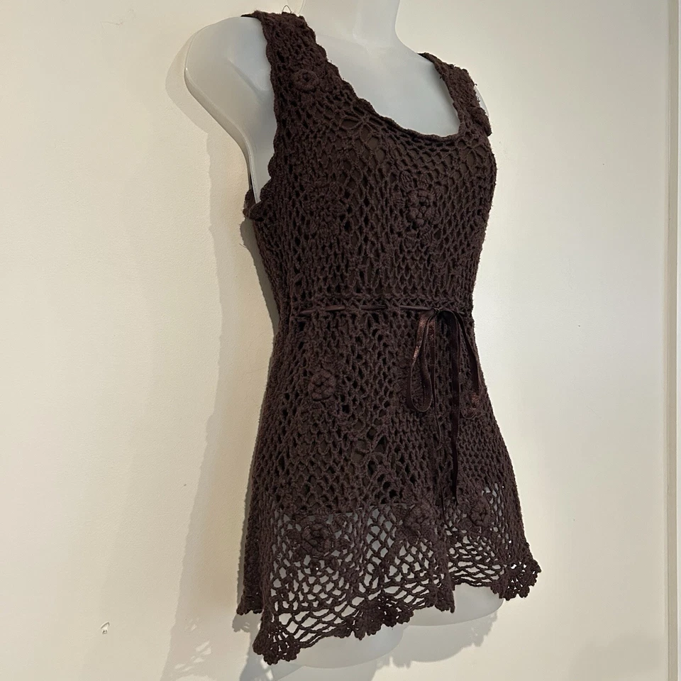 Top Y2K AB Studio Crochet Talla M Marrón Boho Hippie Corbata Cintura Forrada Sin Mangas Foto 2 de 4
