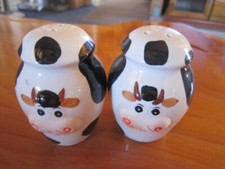 ORNAMENT SALT AND PEPPER SHAKER SET COWS   * GREAT   ** MUST SEE *****