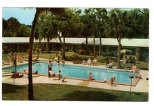 Swimming Pool Sun'n Sand Hotel Court  Daytona Beach FL Duncan Hines Postcard