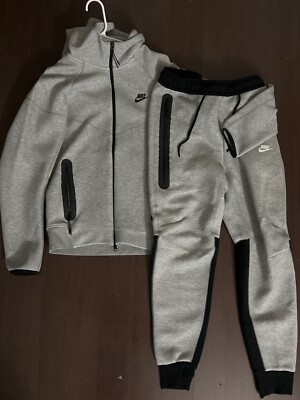 Nike Sportswear Tech Fleece Full-Zip Hoodie & Joggers Grey and Black Brand New