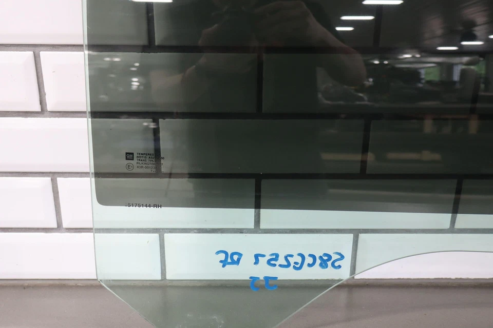 07-14 Chevy Silverado GMC Sierra pasajero puerta delantera derecha vidrio/ventana tintado Foto 4 de 4