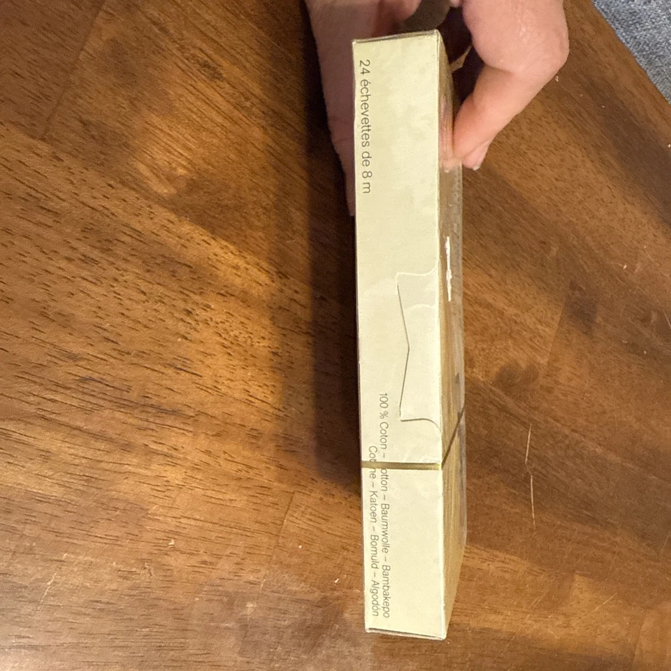 DMC Art 117 Mouline Special 25 Embroidery Floss Box of 24 Skeins GREEN 3347 NEW - Image 2 of 4