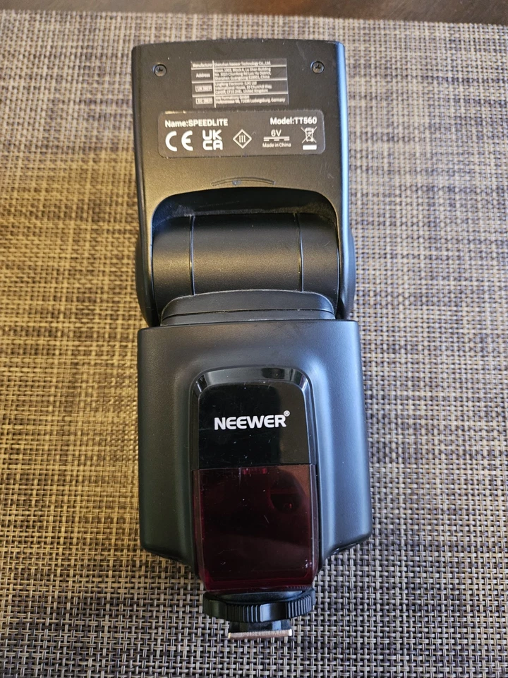 Neewer Speedlite TT560 Universal Shoe Mount Flash  - Image 2 of 3