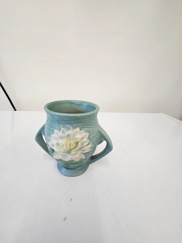 Roseville Green Water Lilly  Vase