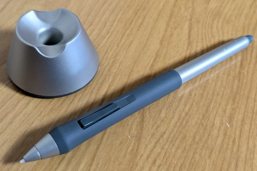 Wacom ZP-501E Grip Pen for Cintiq 12WX DTZ-1200 21UX DTZ-2100