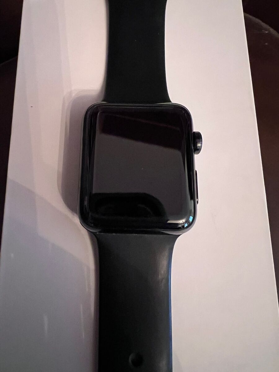 Apple Watch Series 3 - Space Black Stainless - Black Sport Apple Watch Series 3 - Space Black Stainless - Black Sport