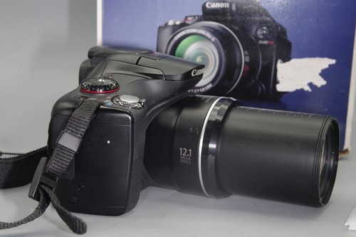 Boxed Canon SX40HS 12.1MP 35X Zoom Digital Bridge Camera - Picture 8 of 11