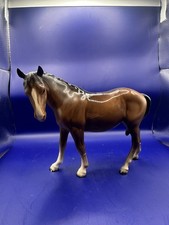 VINTAGE BESWICK SWISH TAIL HORSE BROWN Head Down - White blaze (DAMAGED)