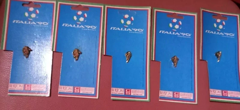 Pin's Napoli Calcio - Plastique - Années 70 - Vintage - Italie