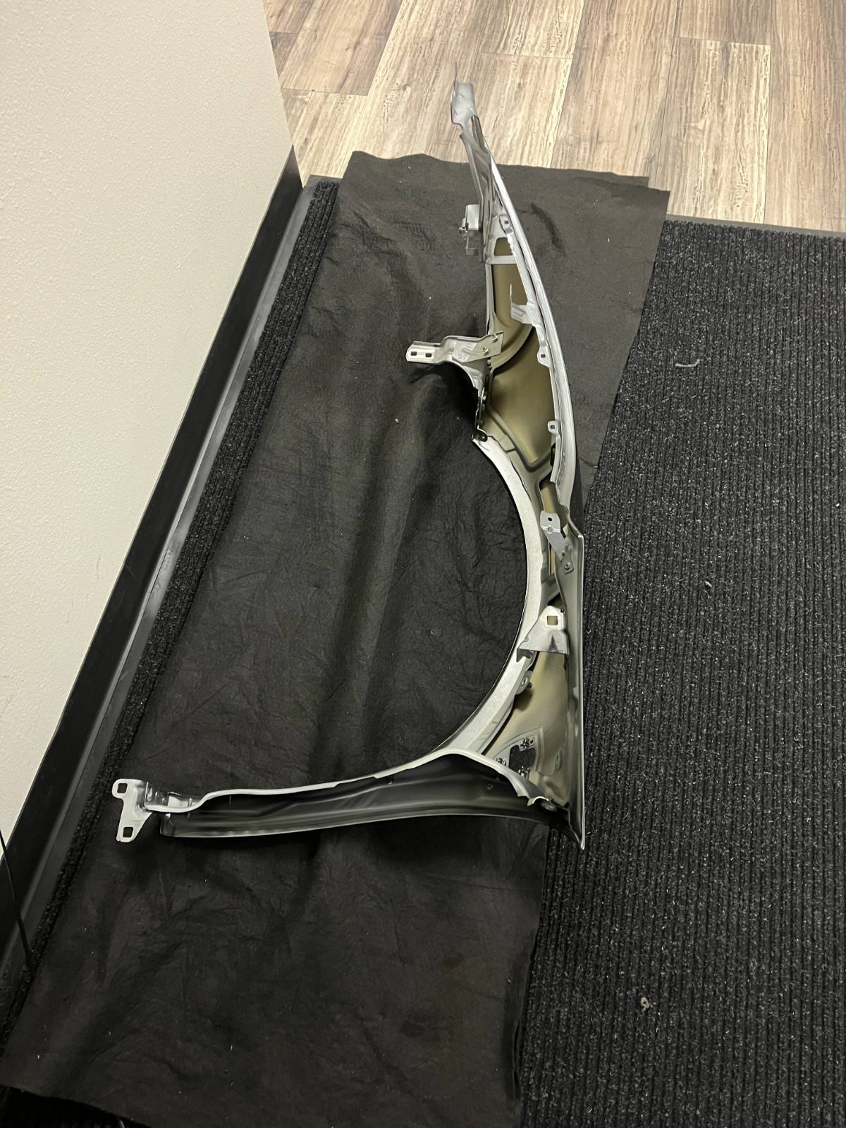 Ferrari SF90 OEM right Front Fender - P/N 985830940