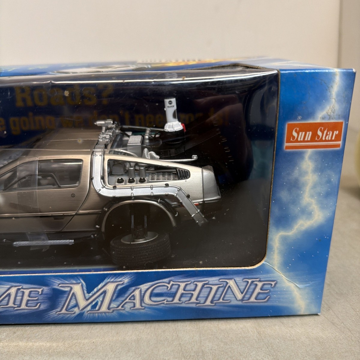 SUN-STAR 02711-2 Scala 1/18 | DE LOREAN TIME MACHINE - BACK TO THE FUTURE 1 - RITORNO AL FUTURO 1 SILVER SUN-STAR 02711-2 Scala 1/18 | DE LOREAN TIME MACHINE - BACK TO THE FUTURE 1 - RITORNO AL FUTURO 1 SILVER