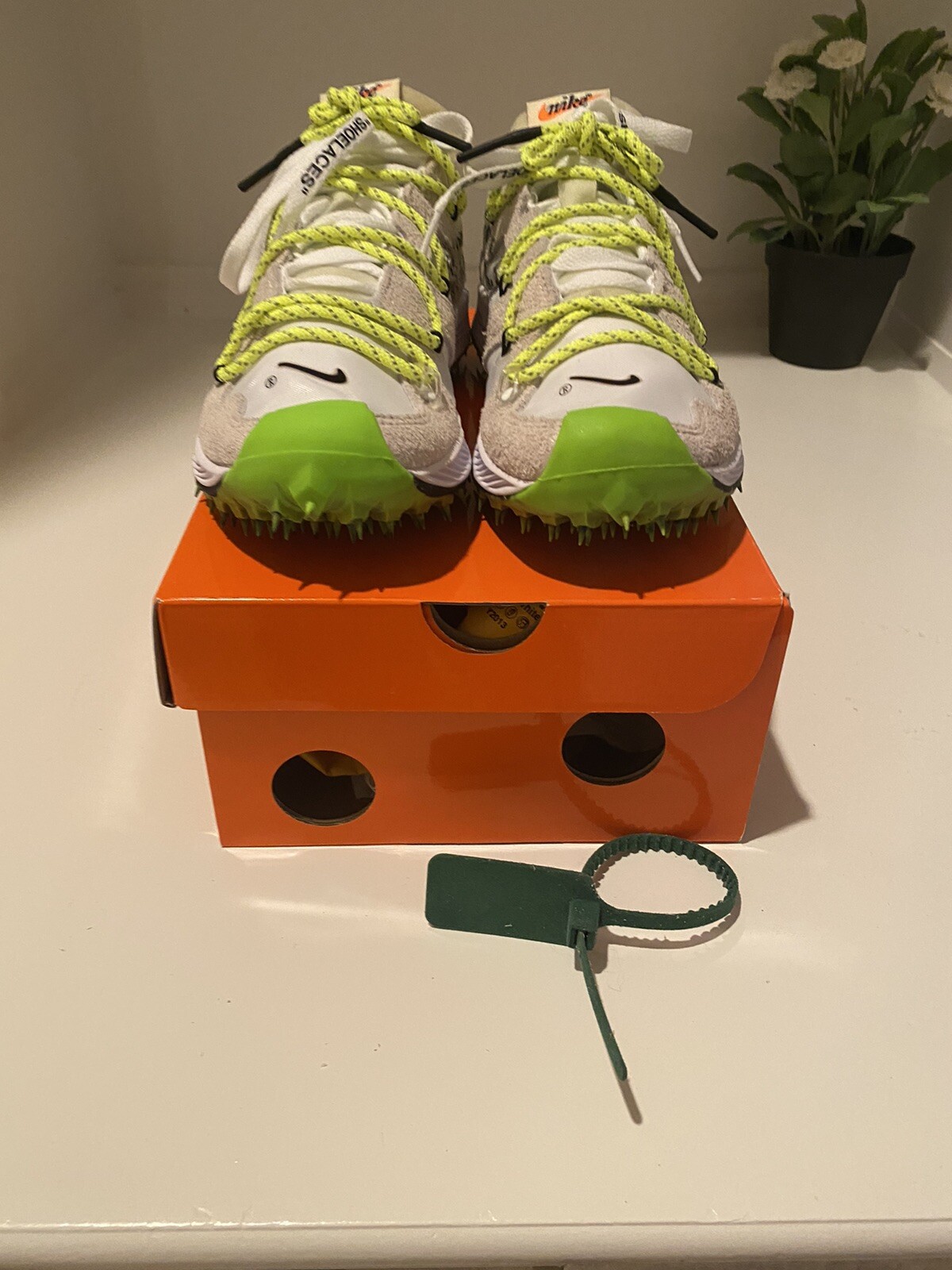 OFF WHITE X NIKE Taglia 8 Nike Air Zoom Terra Kiger 5 x OFF WHITE Atleta in Progress Bianco...