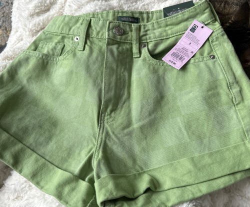 NWTWomen's Super-High Rise Rolled Cuff Mom Jean Shorts - Wild Fable Green Size 2 - Picture 1 of 2