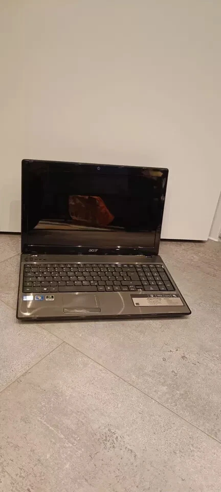 Acer Aspire 5741g - Core i3 -8 Gb  120GB SDD - Windows 10 - Notebook/ Laptop - Imagen 3 de 4