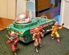 VINTAGE MODERN TOYS MASUDAYA TN tin SPACE TANK  Japan and ajax archer spacemen