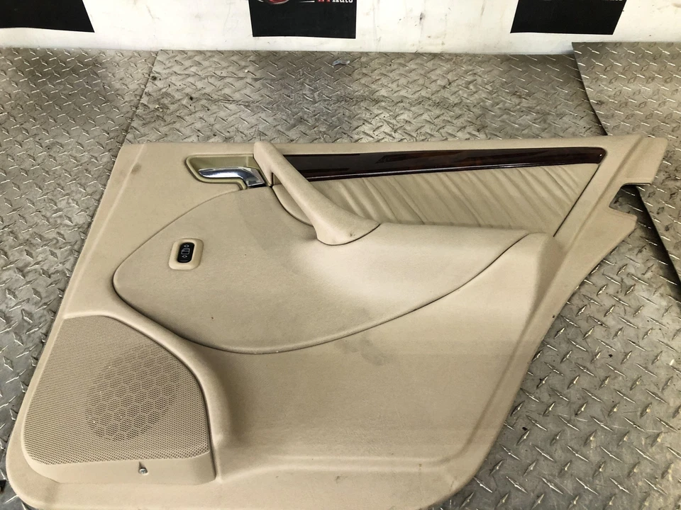 El panel de la puerta derecha del pasajero trasero Mercedes Benz 1998 1999 2000 tiene desgaste OEM Foto 2 de 4