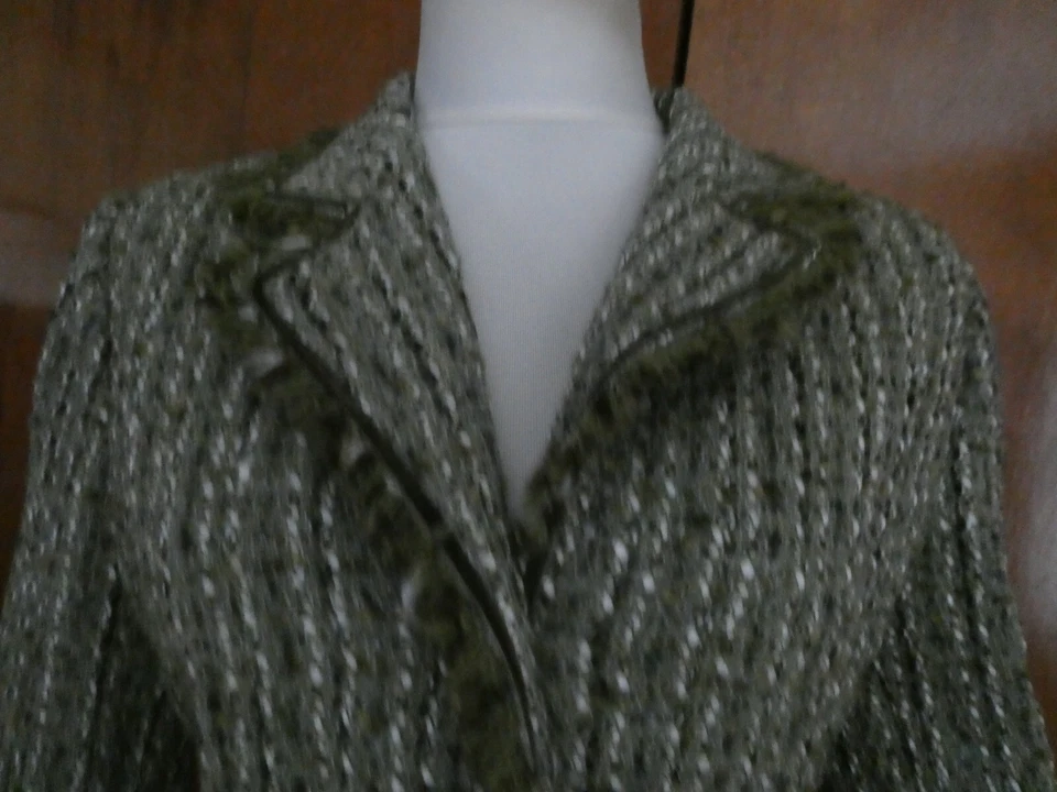 Blazer Vertigo Feminino Elegante Forrado Verde Tamanho Grande (Adequado para Médio) Fabricado na França - Imagem 2 de 4