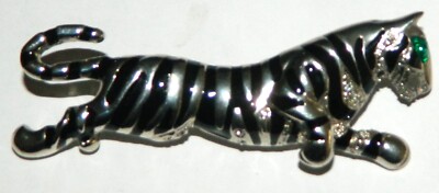 Broche Tigre argentée main image 1