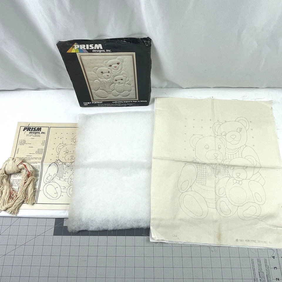 Ositos de peluche acolchados retrato familiar horizontes diseños prismáticos de colección 11x14 Foto 2 de 4