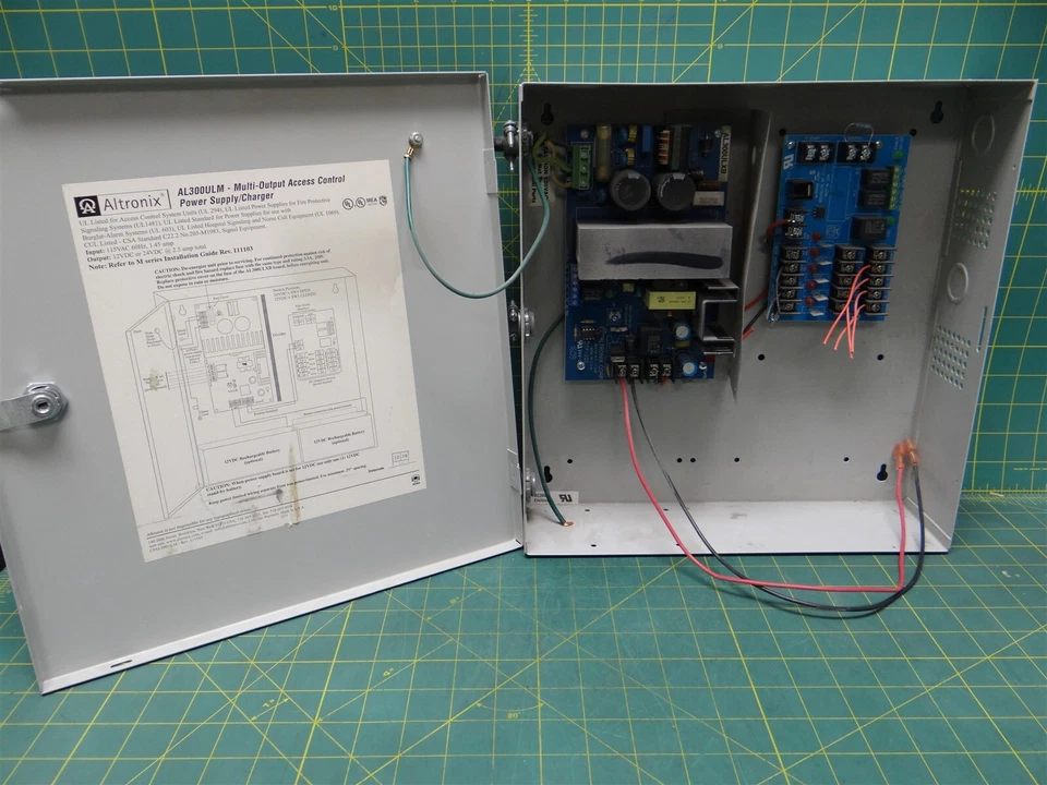 Altronix AL300ULM Multi-Output Power Supply/Charger, 5 Outputs, 12/24VDC@2.5A - Image 3 of 4