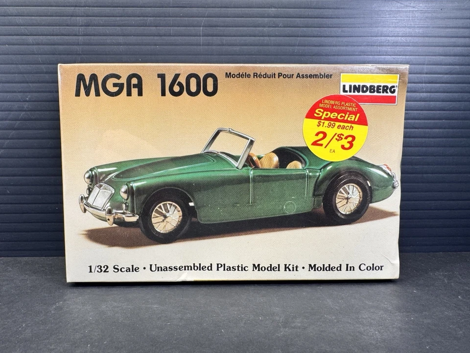 Lot of (4) 1:32 Scale Lindberg Plastic Model Car Kits All Factory Sealed DF4 - Image 4 of 4