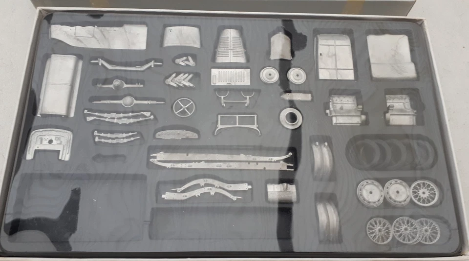 Rare Wills Finecast 1928 Bentley 4.5 Litre Le Mans, 1:24, white metal kit - Bild 3 von 3