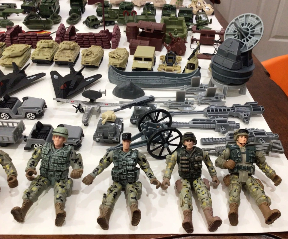 Lote de 180+ Juego Militar Plástico Mixto con Soldados Armas Vehículos Chopper Foto 4 de 4