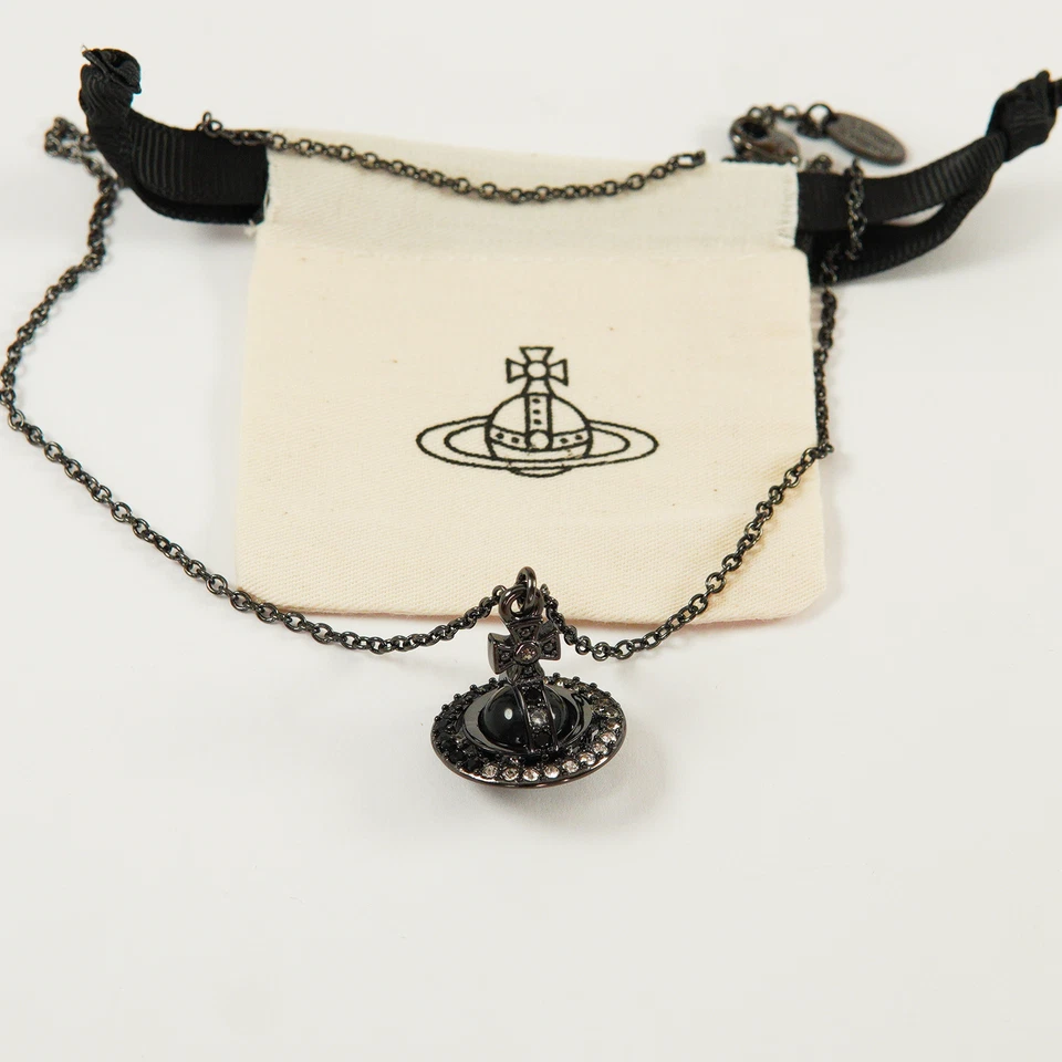 Vivienne Westwood Collar Pistola Tono Metal 3D Orbe Cristal Colgante Caja de Regalo Set Foto 3 de 4