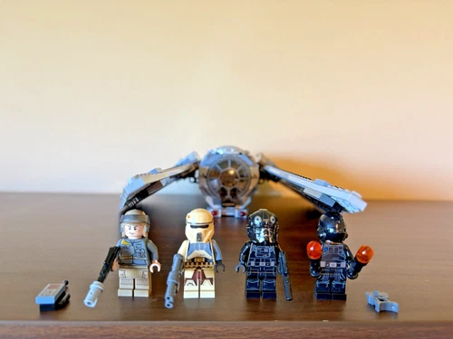 LEGO Star Wars TIE Striker 75154 Imperial Ship Complete w/ Minifigs Retired